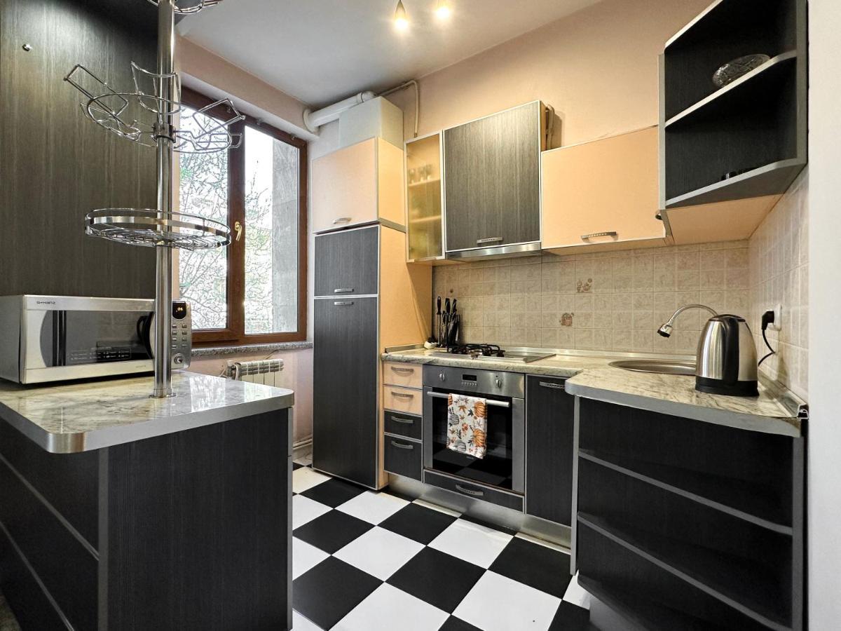 RIS Central Apartments Jerevan Buitenkant foto