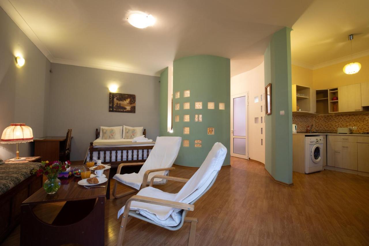 RIS Central Apartments Jerevan Buitenkant foto